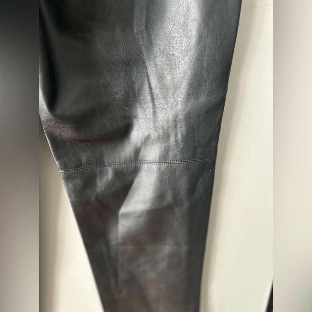 ✌️4 for $20✌️ Zara high waisted vegan leather cigarette pants - Picture 10 of 13